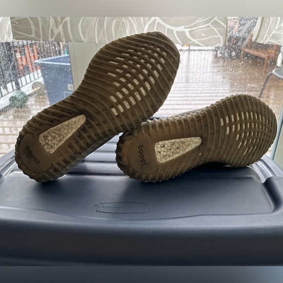 Yeezy 350 Beluga - Picture 3 of 5